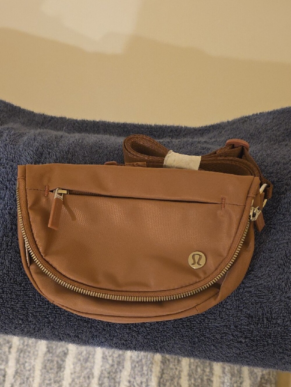 Lululemon Blush / Rose All Night Festival Micro Crossbody Bag - Picture 2 of 8